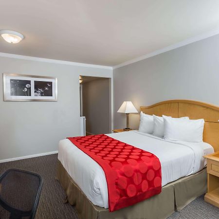 Ramada By Wyndham Duncan Cowichan Valley Exterior photo