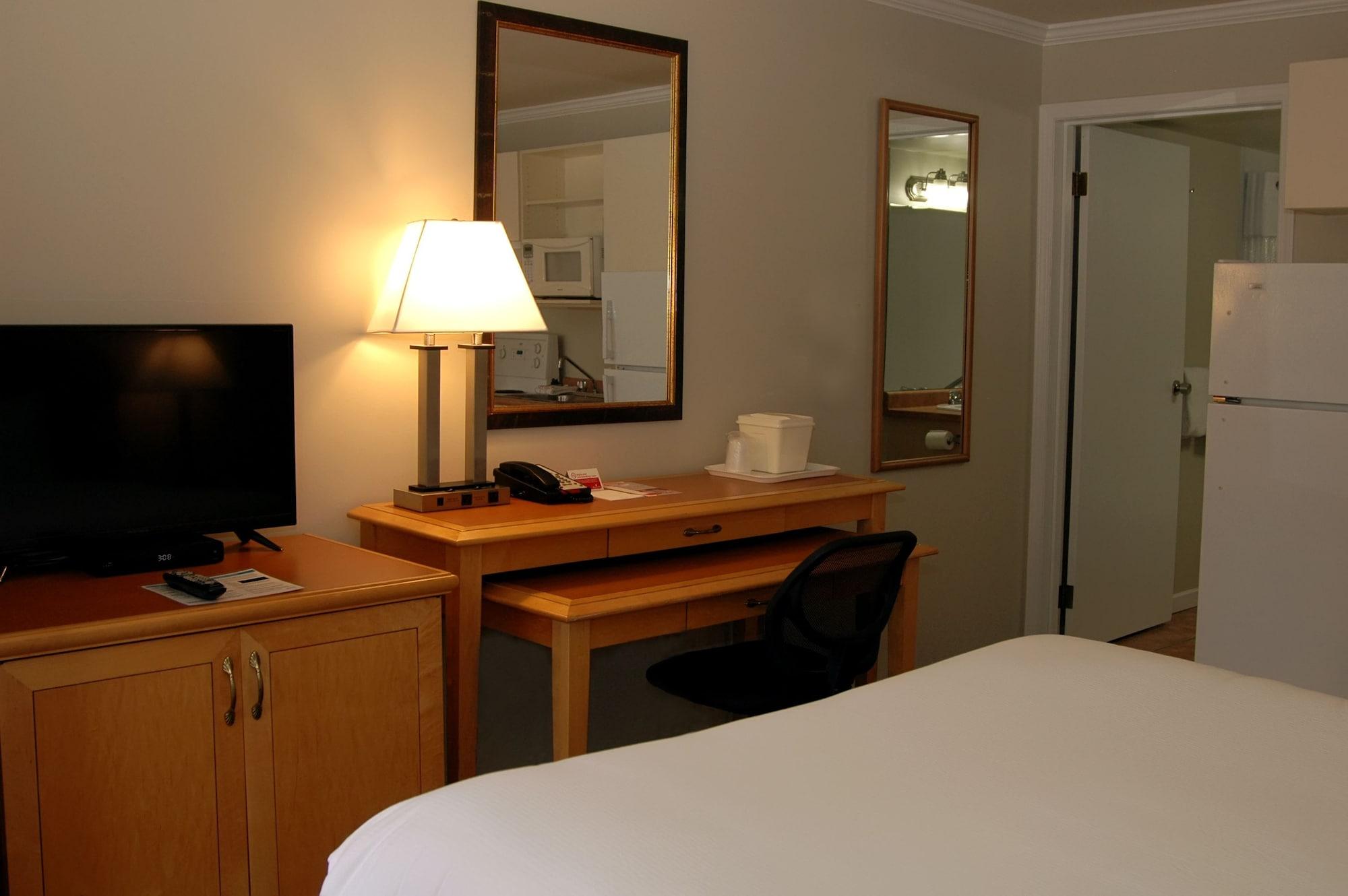 Ramada By Wyndham Duncan Cowichan Valley Exterior photo