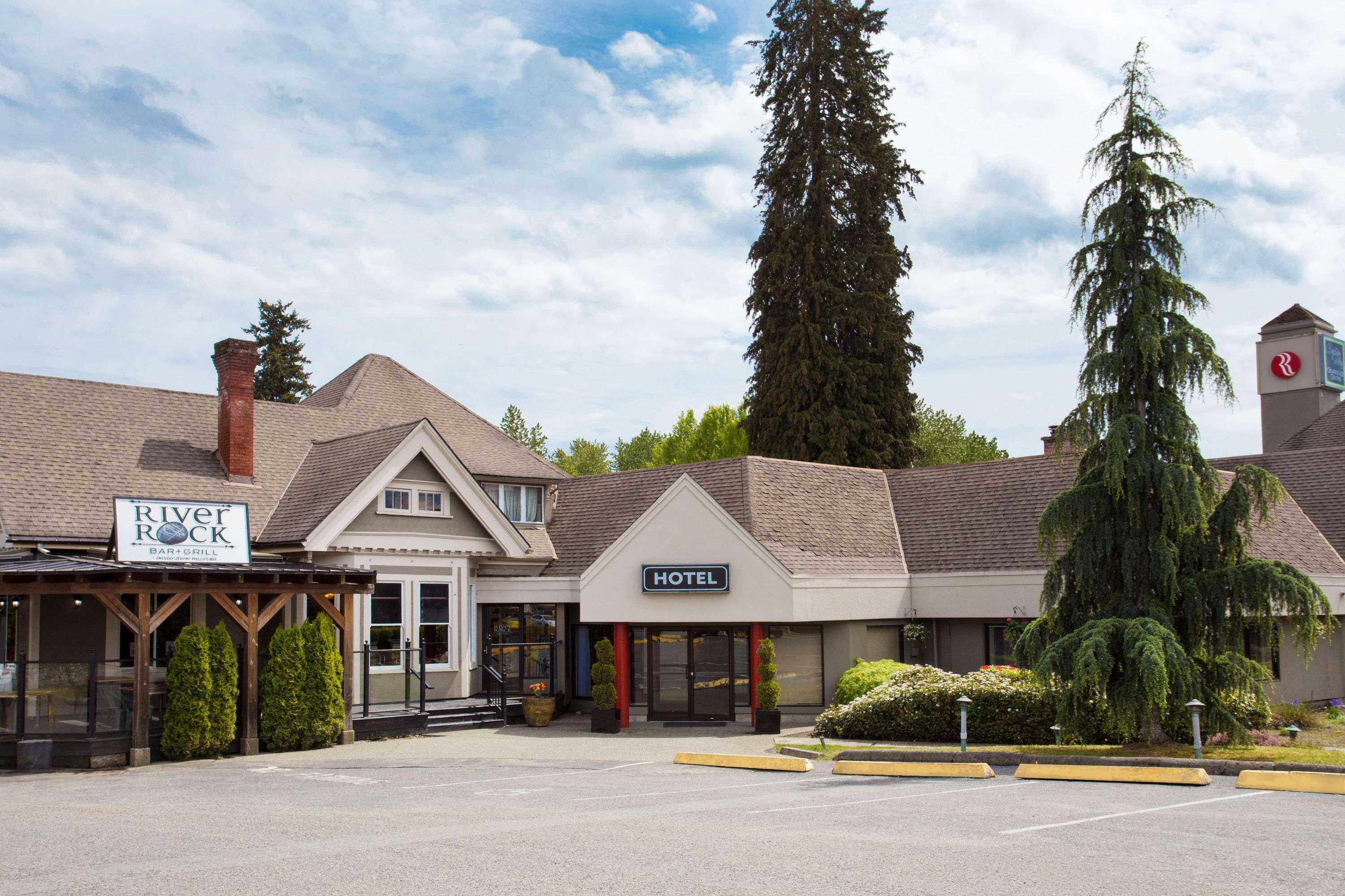 Ramada By Wyndham Duncan Cowichan Valley Exterior photo