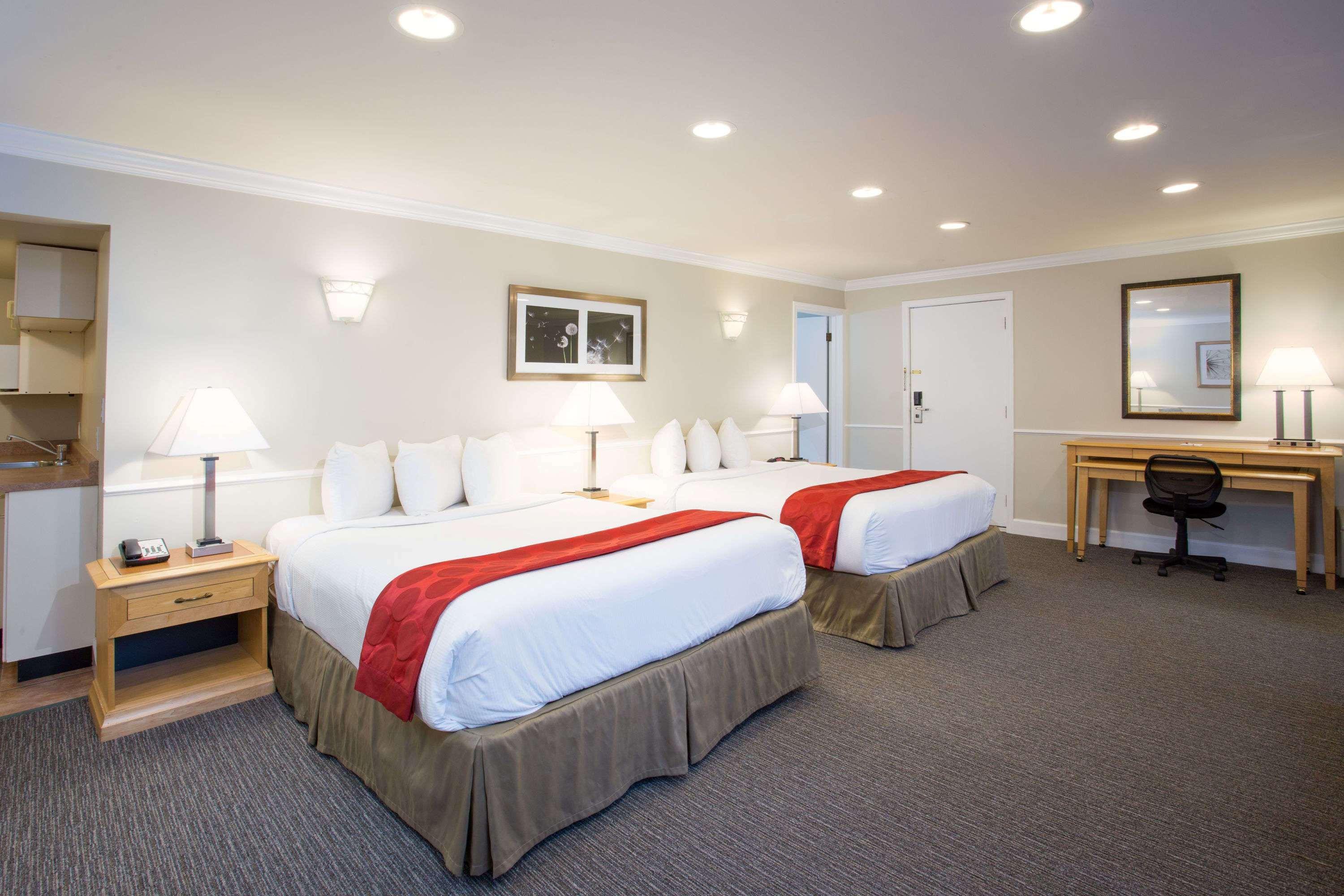Ramada By Wyndham Duncan Cowichan Valley Exterior photo