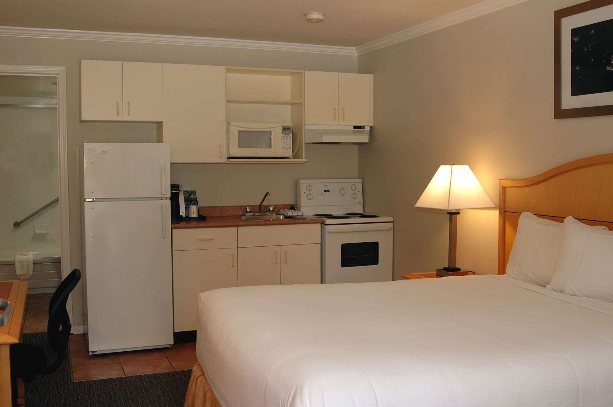 Ramada By Wyndham Duncan Cowichan Valley Exterior photo