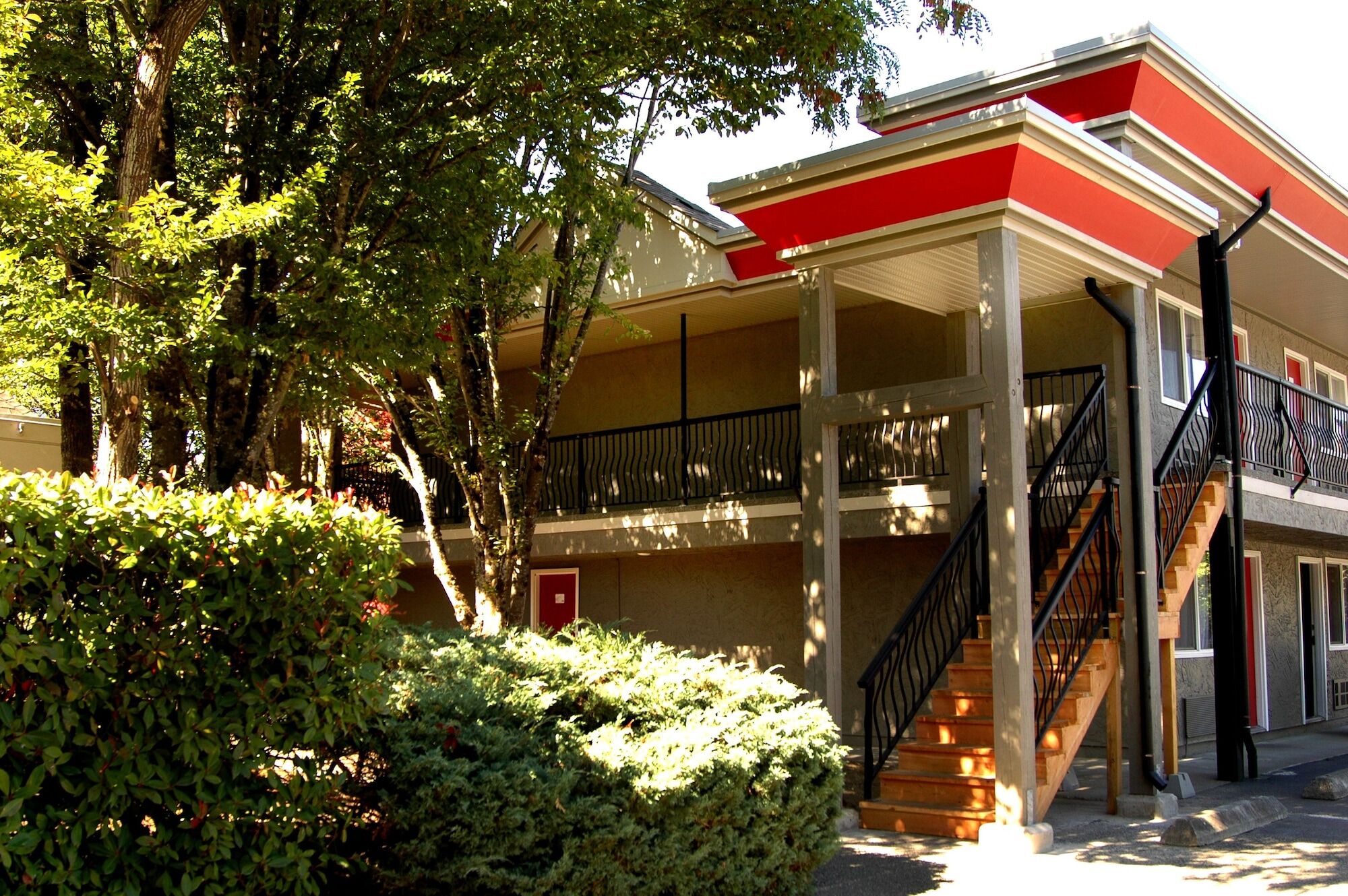 Ramada By Wyndham Duncan Cowichan Valley Exterior photo